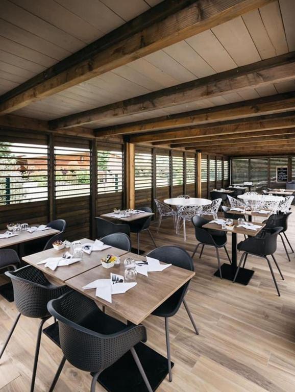 What Else Hotel Saint-Vulbas Exterior photo